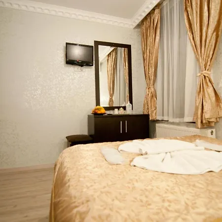 Golden Horn Life فندق *