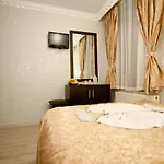 Golden Horn Life Hotel *